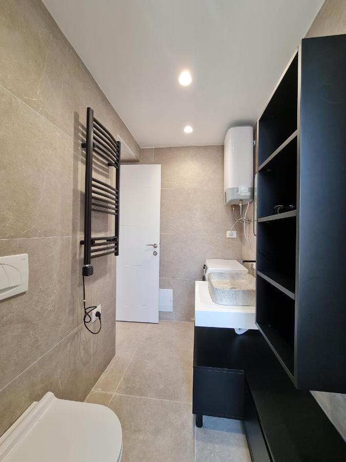 Adore - Modern Studio تيرانا المظهر الخارجي الصورة